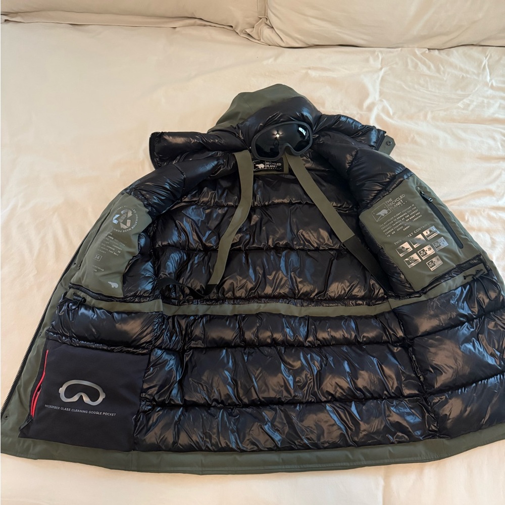 Men's NWOT Olive Puffer Jacket - Picture 4 of 6
